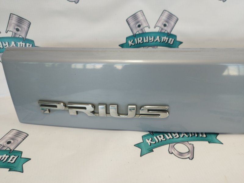 Накладка двери багажника Toyota Prius 30