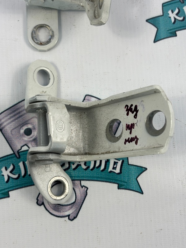 Петля двери Toyota Camry 2008 ACV 40