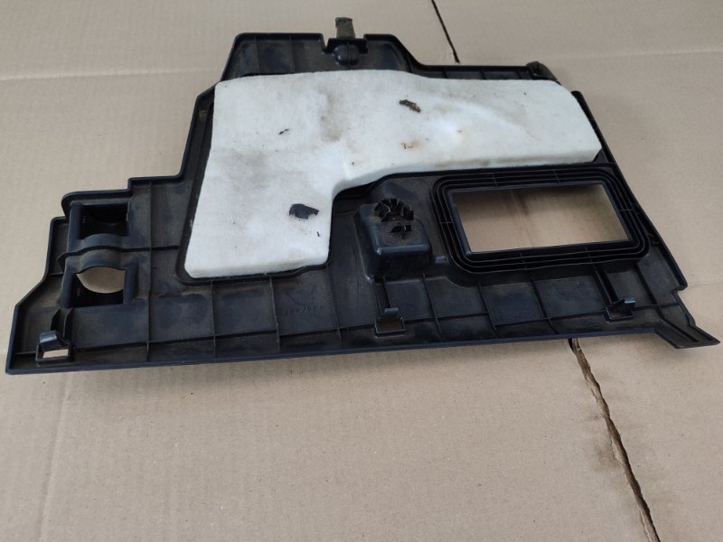 Накладка в салоне Toyota Harrier 2006 2