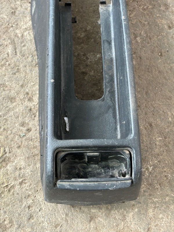 Консоль между сидений Opel Vectra B