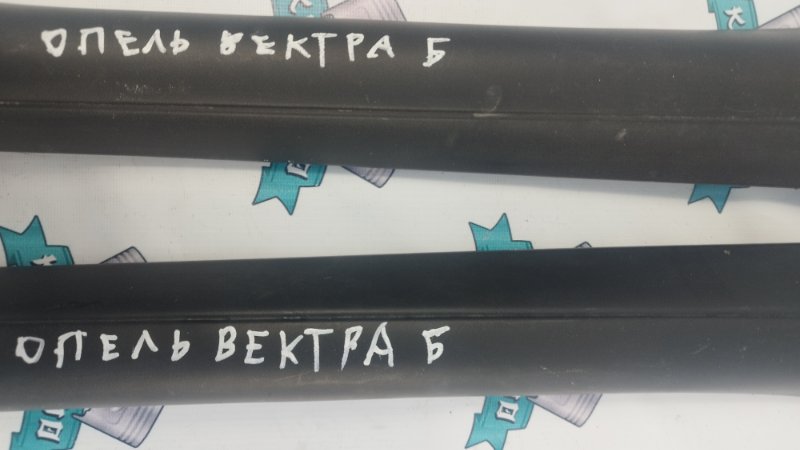Накладка на стойку кузова Opel Vectra B