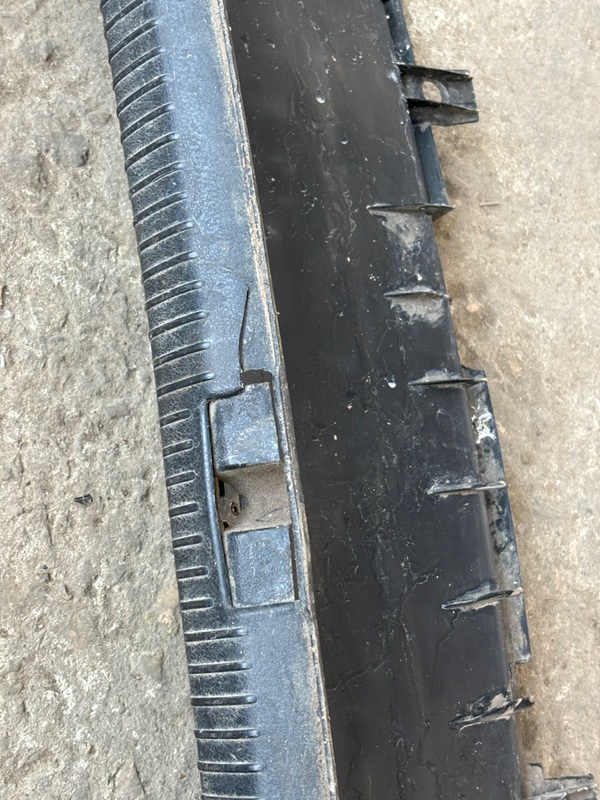 Накладка на порог багажника Volkswagen Passat 1998 B5