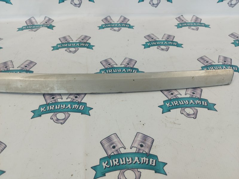 Молдинг капота LADA Priora