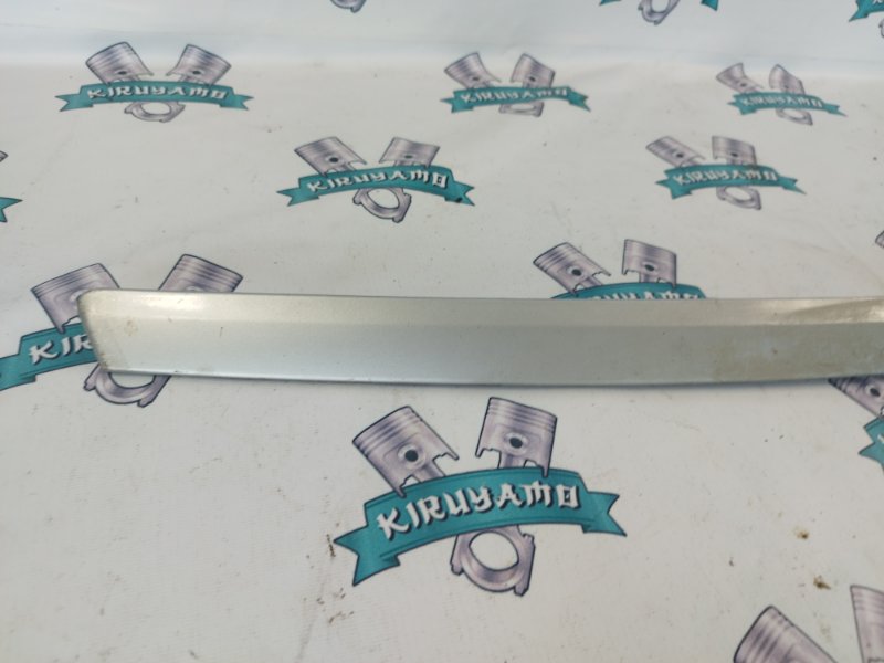 Молдинг капота LADA Priora