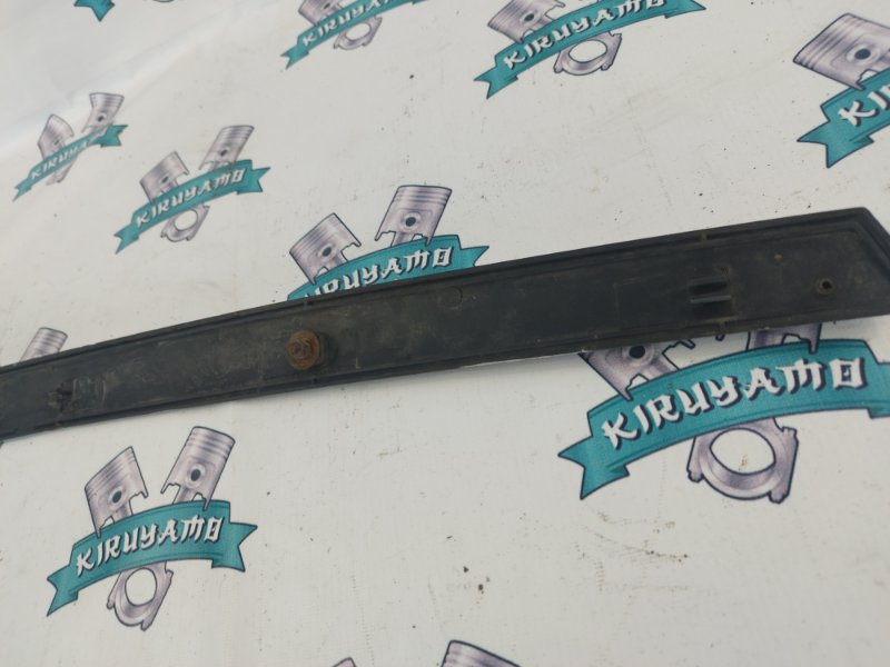 Молдинг капота LADA Priora
