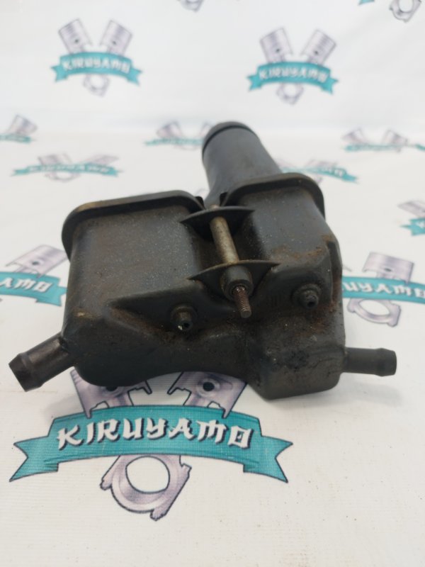 Бачок гидроусилителя руля Volkswagen Jetta 1992