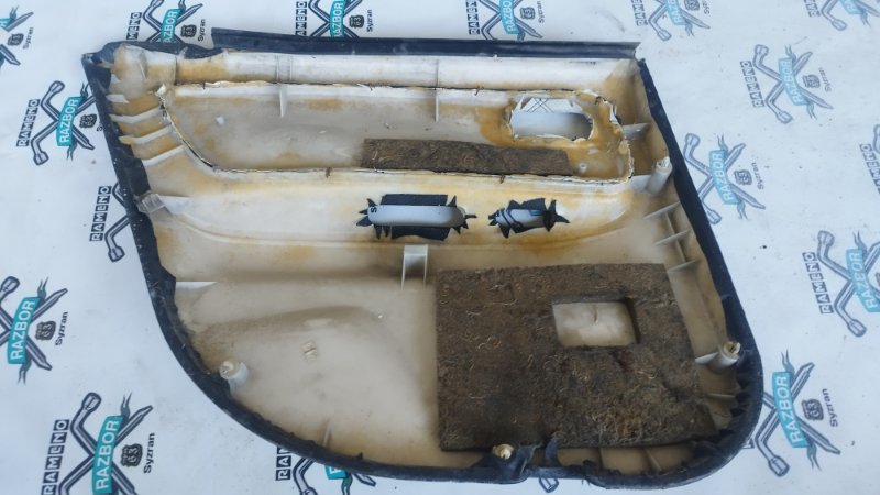 Обшивка боковой двери Nissan Bluebird 1998 U14