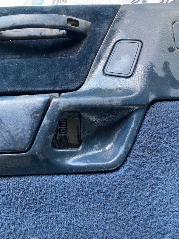 Обшивка боковой двери Ford Taurus