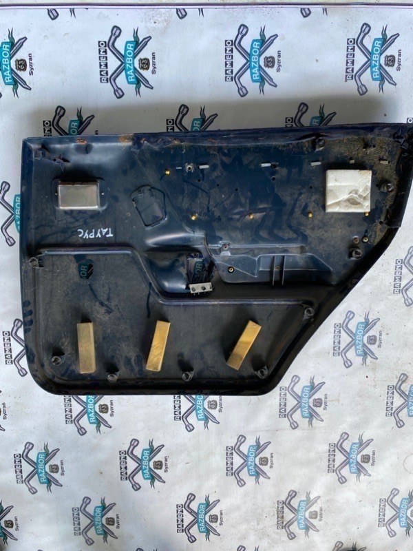 Обшивка боковой двери Ford Taurus