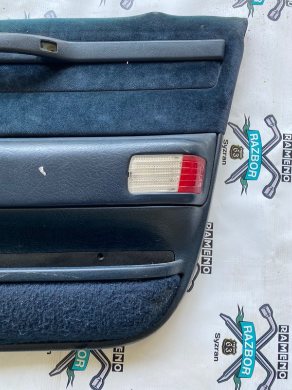 Обшивка боковой двери Ford Taurus