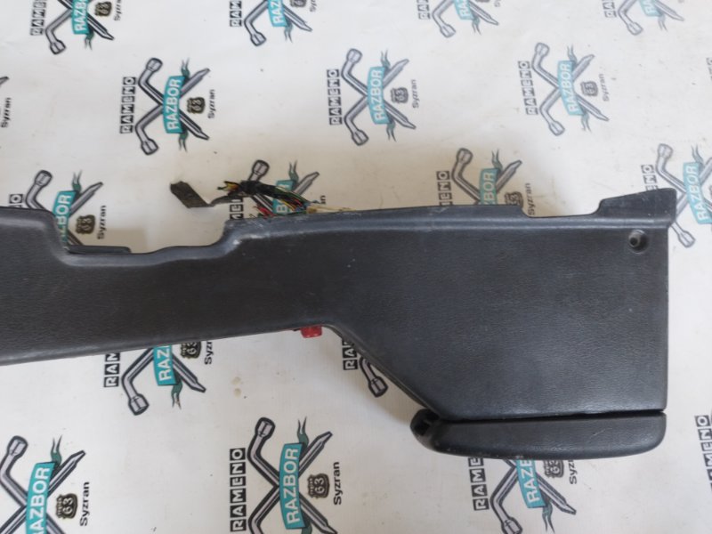 Подлокотник Nissan Primera P10