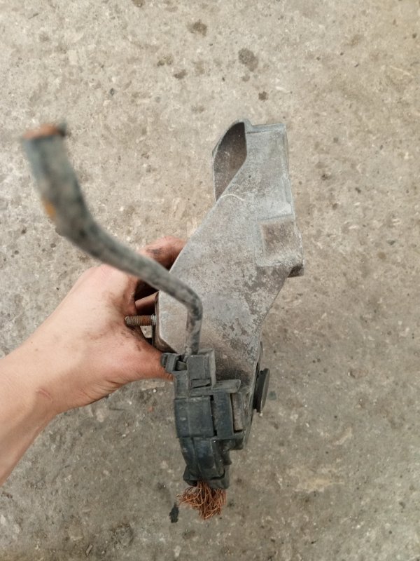 Кронштейн двигателя Audi A4 1998