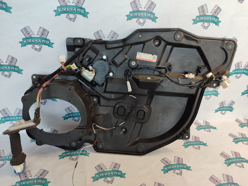 Обшивка боковой двери Mazda CX-7