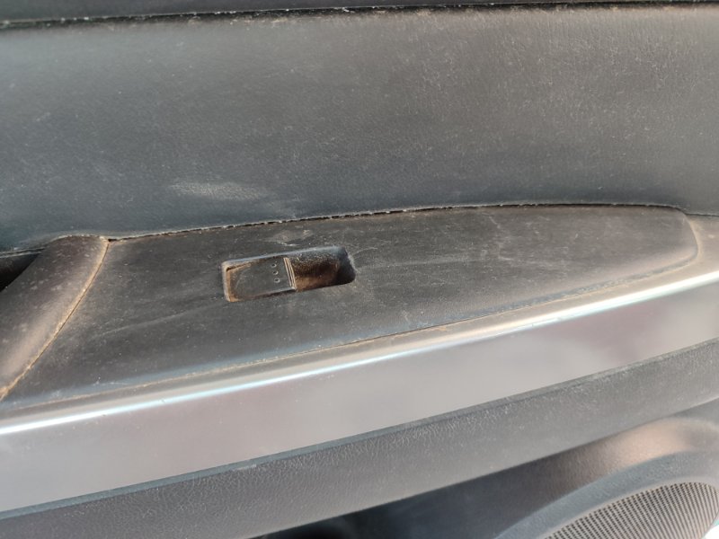 Обшивка боковой двери Mazda CX-7
