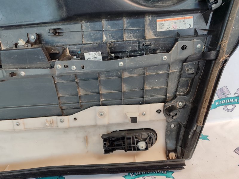 Обшивка боковой двери Mazda CX-7