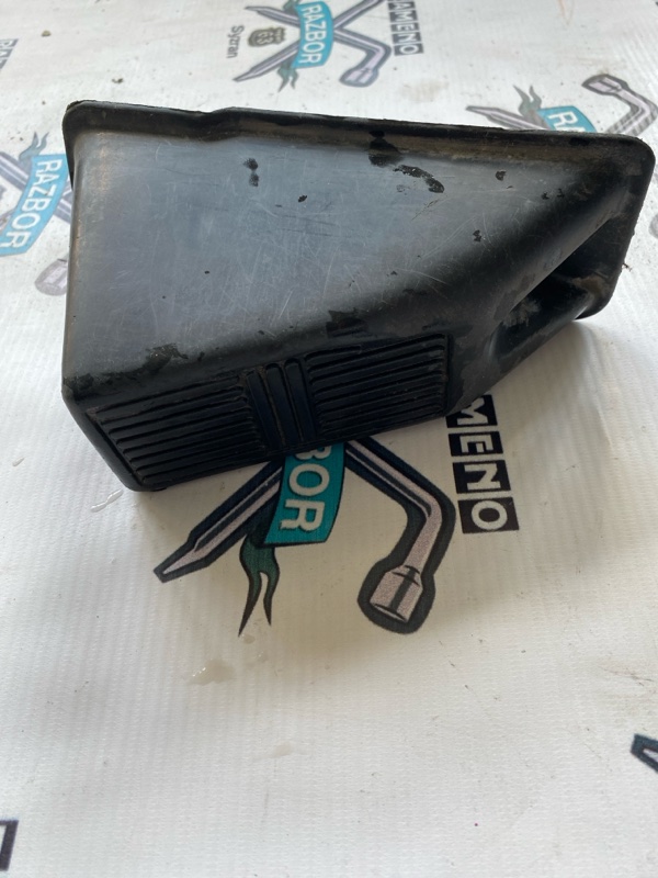 Подставка под ногу Nissan Bluebird 1998 U14