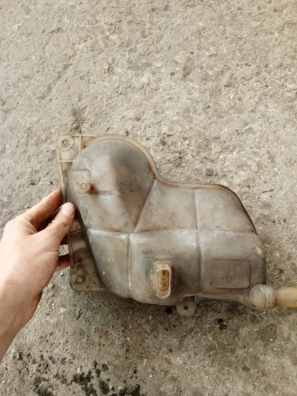 Бачок расширительный Volkswagen Passat 1998 B5