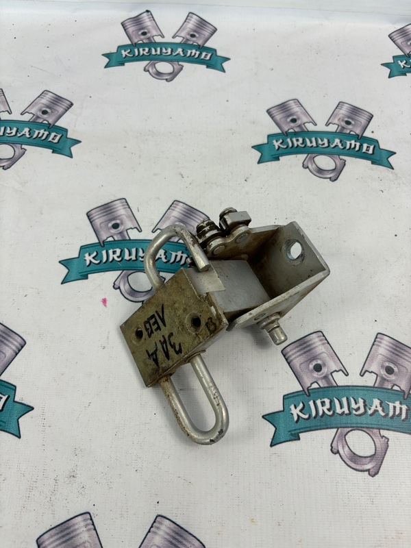 Петля двери Volkswagen Passat 1998 B5
