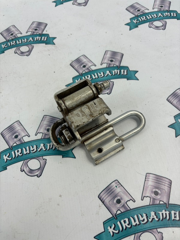 Петля двери Volkswagen Passat 1998 B5