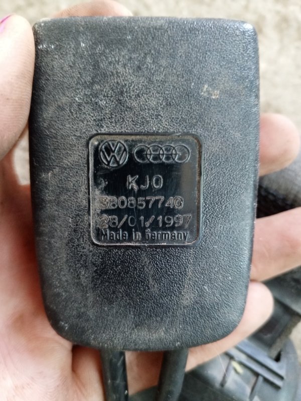 Заглушка ремня безопасности Volkswagen Passat 1998 B5
