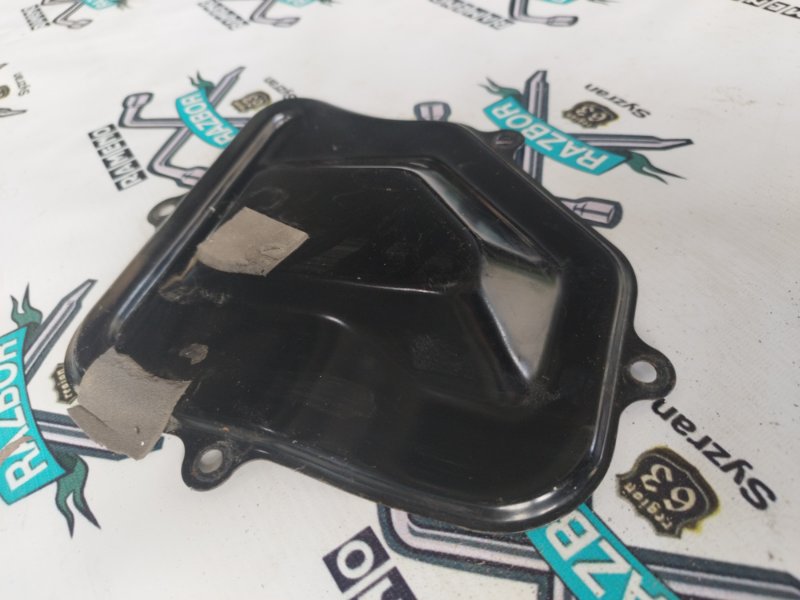 Заглушка кузова Nissan Serena C23