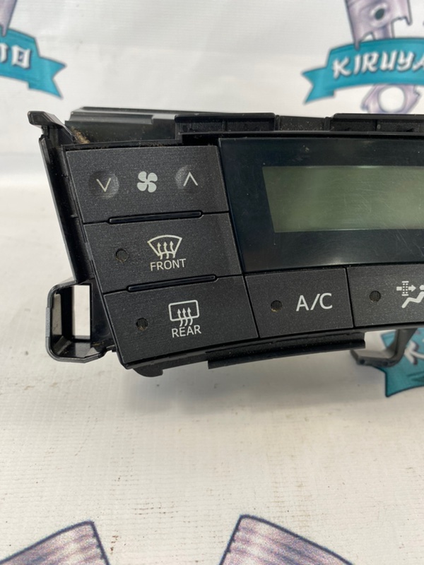 Блок управления климат-контролем Toyota Prius 2010 ZVW30