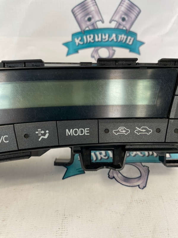 Блок управления климат-контролем Toyota Prius 2010 ZVW30