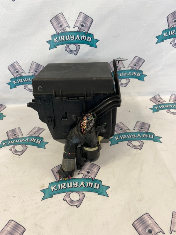 Блок предохранителей Suzuki Escudo 2007 TD94W
