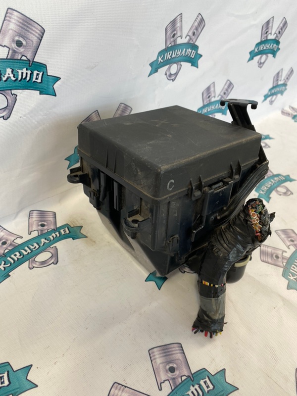 Блок предохранителей Suzuki Escudo 2007 TD94W