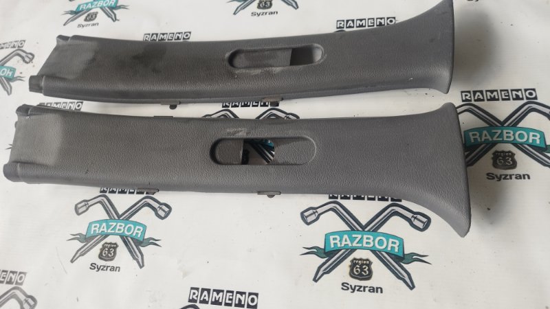 Накладка на стойку кузова Nissan Serena C23