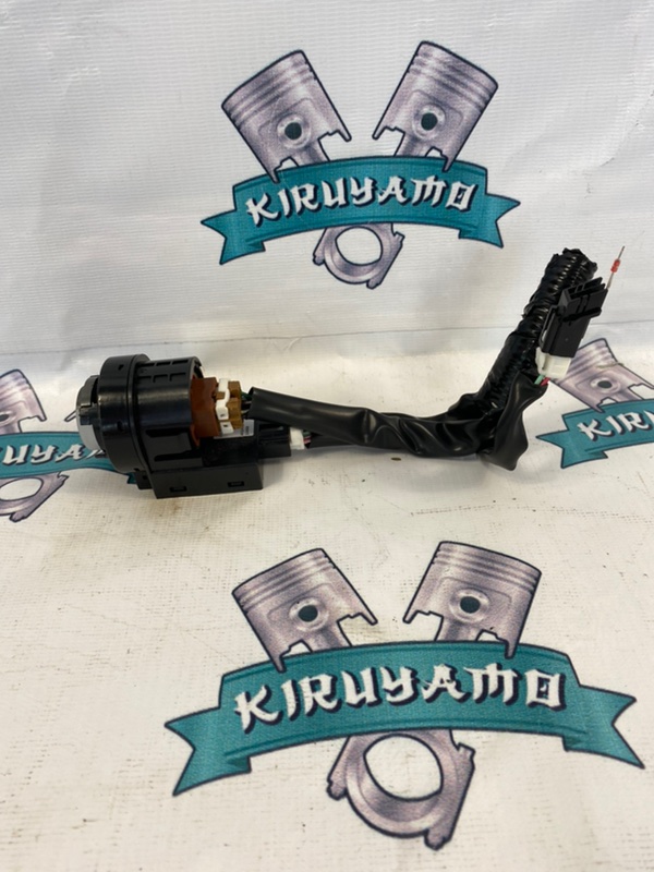 Кнопка старт-стоп Nissan Leaf 2011 ZE0