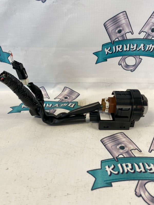 Кнопка старт-стоп Nissan Leaf 2011 ZE0