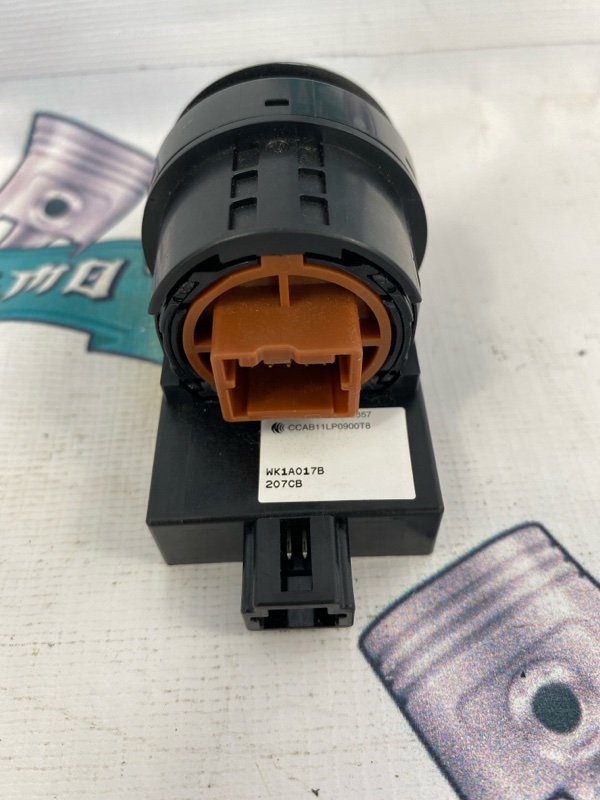 Кнопка старт-стоп Nissan Leaf 2012 ZE0