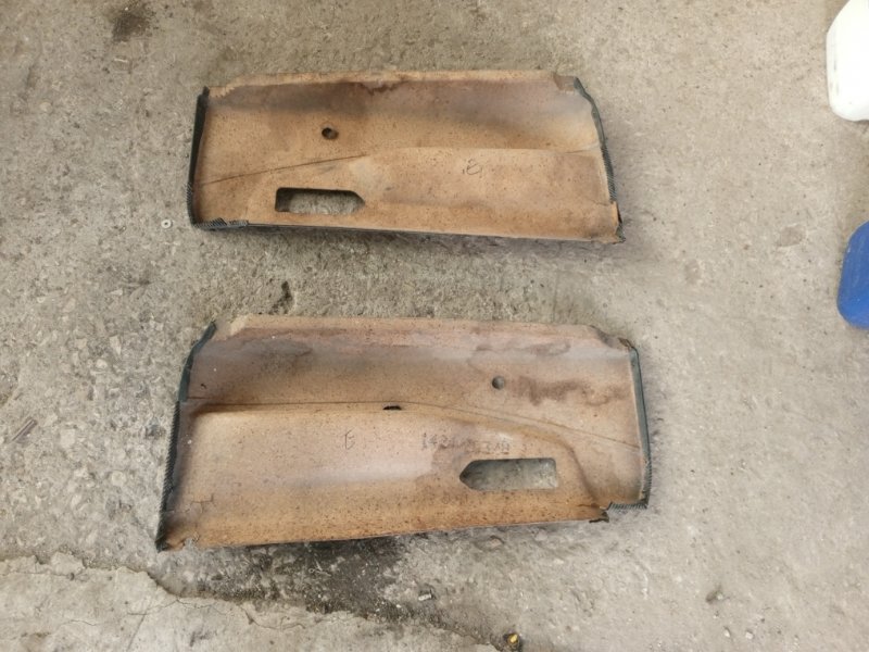 Обшивка боковой двери Volkswagen Passat B3