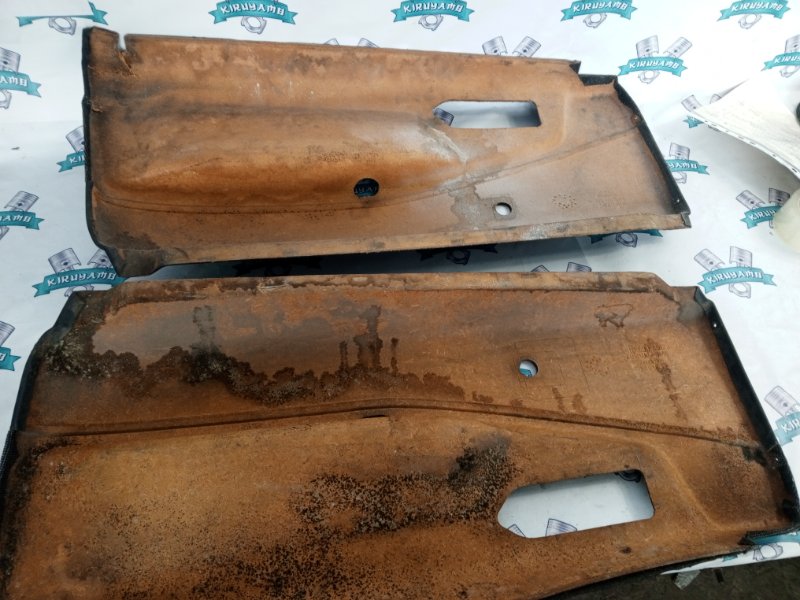Обшивка боковой двери Volkswagen Passat B3