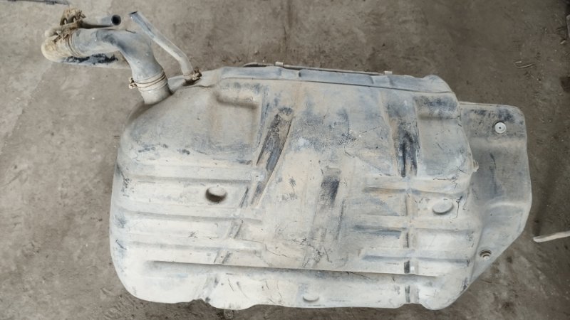 Бак топливный Nissan Primera P10