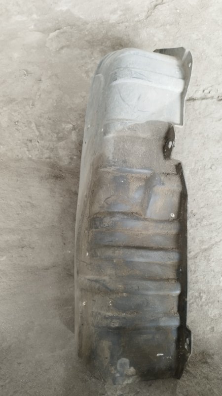 Защита топливного бака Nissan Serena C23