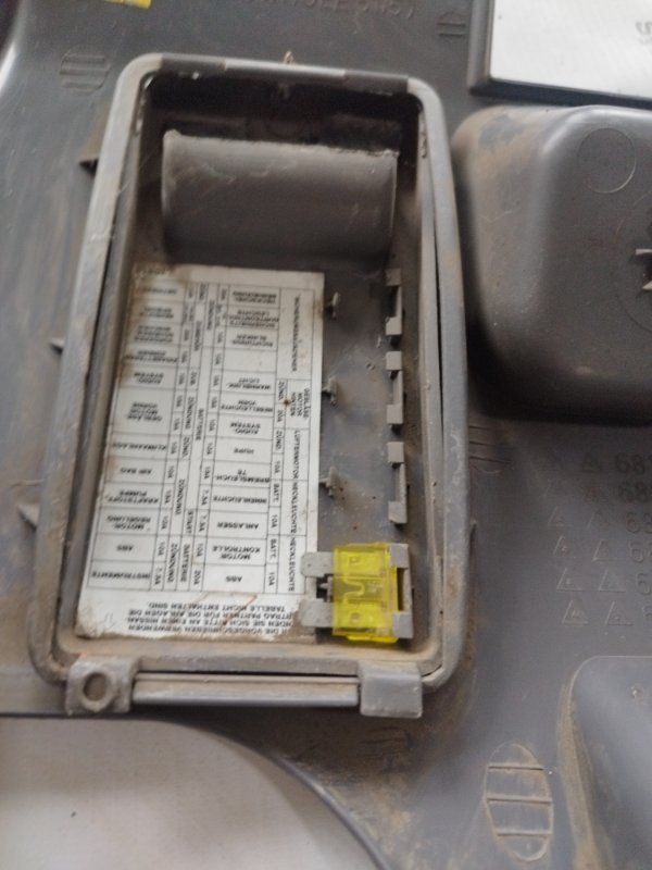 Накладка на торпедо Nissan Serena C23