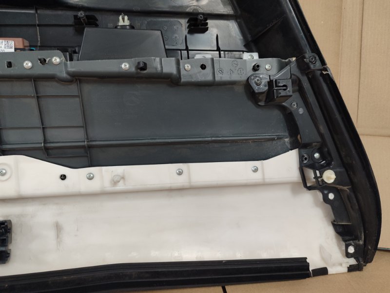 Обшивка боковой двери Mazda CX-7