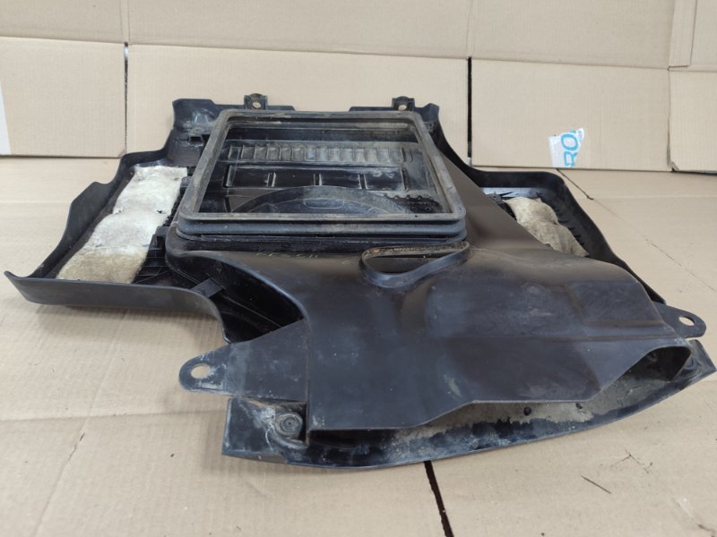 Декоративная крышка двигателя Mazda CX-7