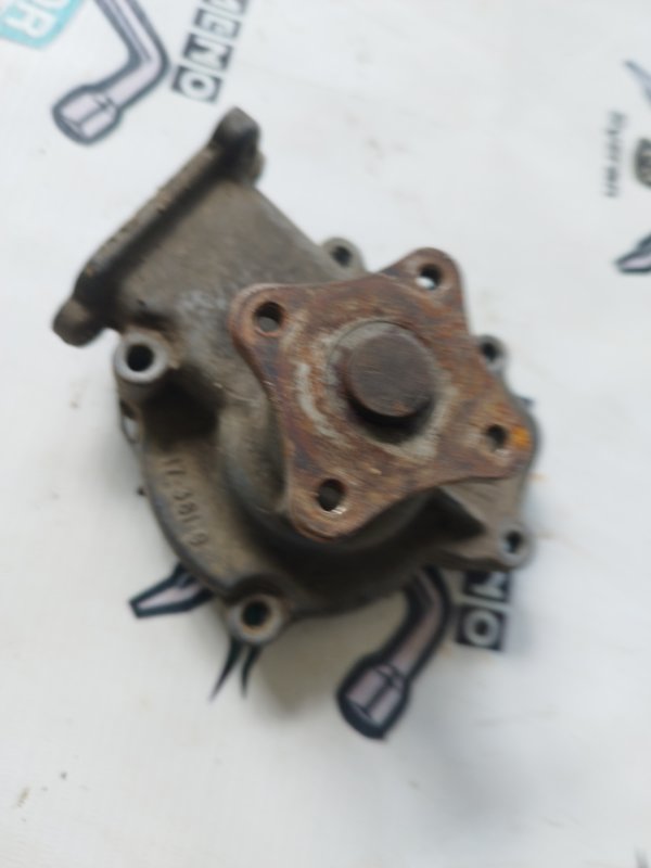 Помпа Nissan Serena C23