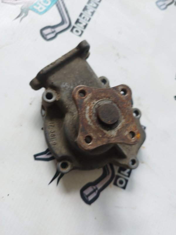 Помпа Nissan Serena C23
