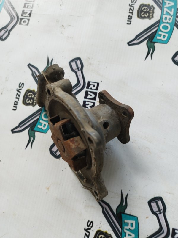 Помпа Nissan Serena C23
