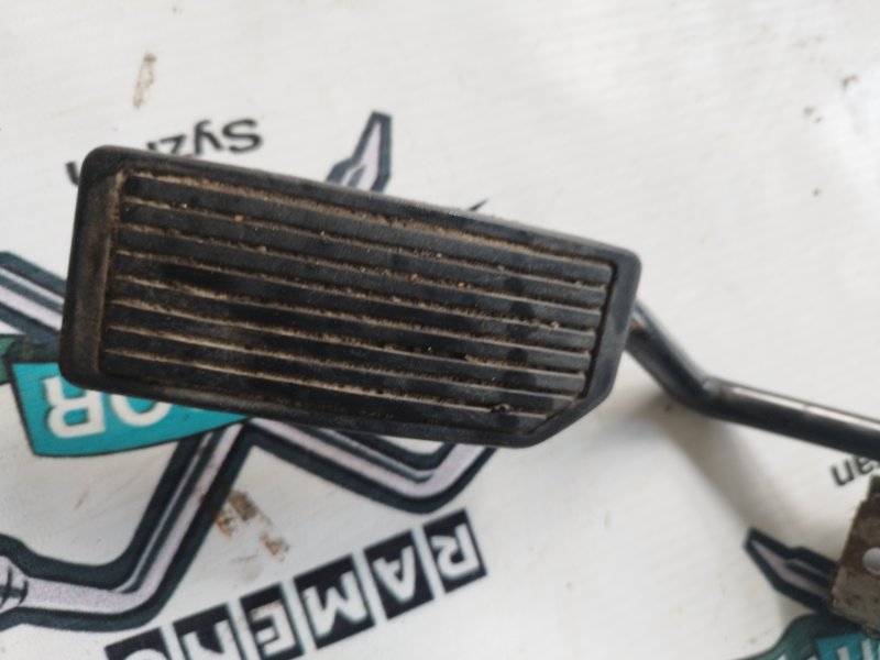 Педаль газа Nissan Serena C23