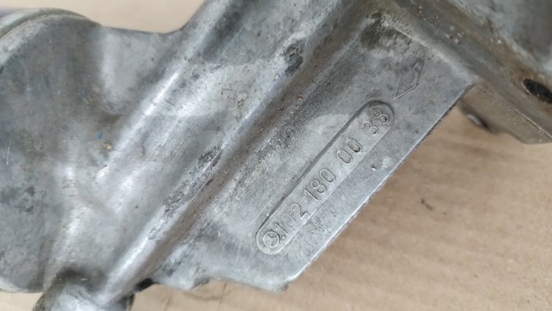 Корпус масляного фильтра Mercedes-Benz 190 1992 W201