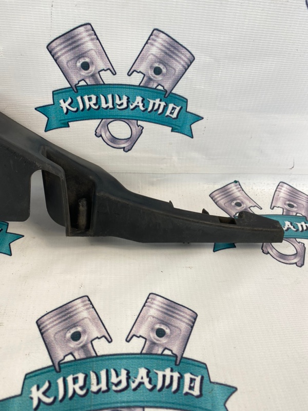 Накладка замка капота Toyota Harrier 2006 2
