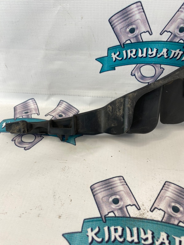 Накладка замка капота Toyota Harrier 2006 2