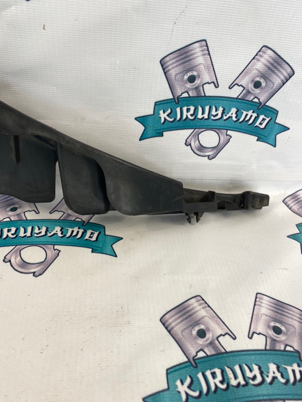 Накладка замка капота Toyota Harrier 2006 2