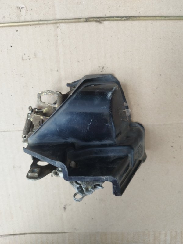 Замок боковой двери Mercedes-Benz w123 1984