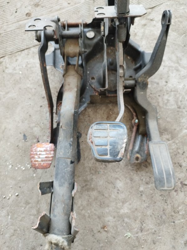 Блок педалей Volkswagen Passat B3